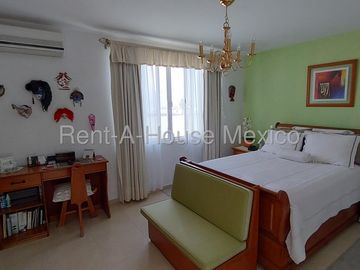 Casa en Venta en Lomas del Marqués | 3 Recámaras y Amenidades VM133