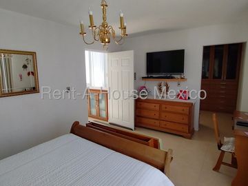 Casa en Venta en Lomas del Marqués | 3 Recámaras y Amenidades VM133