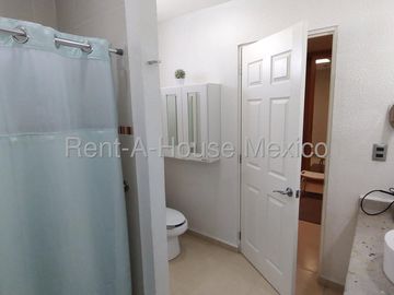 Casa en Venta en Lomas del Marqués | 3 Recámaras y Amenidades VM133
