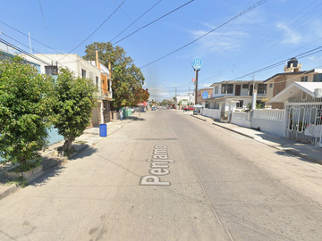 ¡Tu futuro hogar empieza con una decisión inteligente! Venta de amplia casa en remate bancario, Hidalgo Poniente, Ciudad Madero, Tamaulipas.