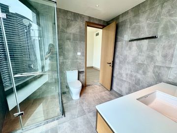 AURELIA RESIDENCES: 3BR for Rent, 281 sqm, Semi-Furnished, 2 parking, P390,000/mo.