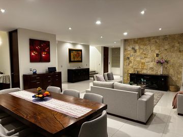 RESIDENCIA EN VENTA PREMIUM AL NORPONIENTE DE AGUASCALIENTES FRAC. RESERVA