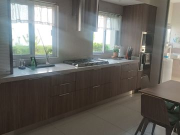 RESIDENCIA EN VENTA PREMIUM AL NORPONIENTE DE AGUASCALIENTES FRAC. RESERVA