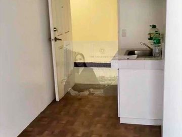 Studio Condo near Airport