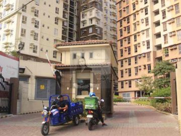 Studio Condo near Airport