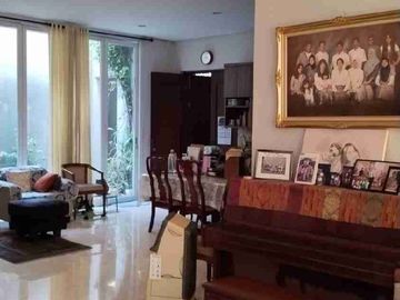 Dijual rumah semi furnish lokasi strategis di Cilandak Barat