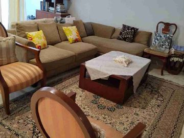 Dijual rumah semi furnish lokasi strategis di Cilandak Barat