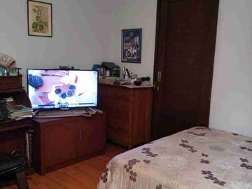 Dijual rumah semi furnish lokasi strategis di Cilandak Barat