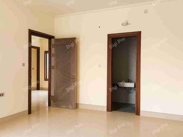 Grand City Resort Veteran Selatan, Rumah Lengkap Lift Pribadi.