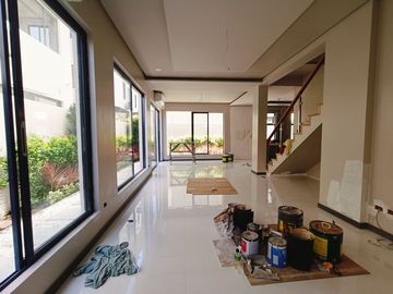 Modern Elegant House and Lot for Sale in BF homes Paranaque Brandnew-MD