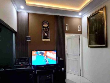 RUMAH CANTIK 2 LANTAI ASRI NYAMAN HOOK
