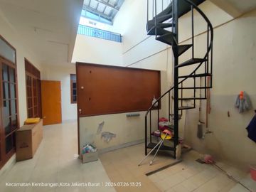 Rumah Cantik 2 Lantai di Meruya Utara, Jakarta Barat