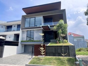 Dijual Rumah Baru Gress 3 Lantai Tropical Minimalis CitraLand Somerset GF