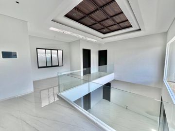 Dijual Rumah Baru Gress 3 Lantai Tropical Minimalis CitraLand Somerset GF