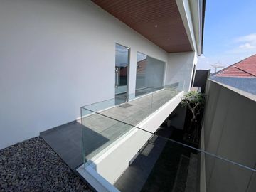 Dijual Rumah Baru Gress 3 Lantai Tropical Minimalis CitraLand Somerset GF