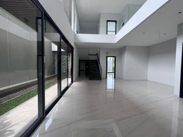 Dijual Rumah Baru Gress 3 Lantai Tropical Minimalis CitraLand Somerset GF