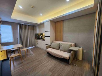 Siap Huni, Dijual Unit Apartemen Mediterania Garden Residence Tipe 2BR+ Kondisi Furnished dan Lokasi Strategis