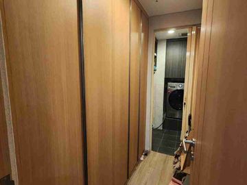 Siap Huni, Dijual Unit Apartemen Mediterania Garden Residence Tipe 2BR+ Kondisi Furnished dan Lokasi Strategis