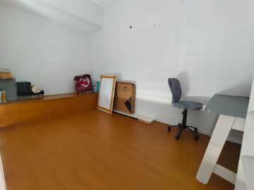 Disewakan Rumah Nyaman Idaman Semi Furnish di Paramont Petals Curug