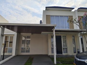 Disewakan Rumah Nyaman Idaman Semi Furnish di Paramont Petals Curug
