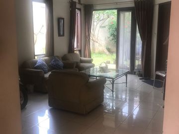 Dijual Rumah Posisi Hook Strategis di Ciputat Timur – LT 180 m² (SHM)
