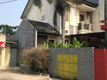 Dijual Rumah Posisi Hook Strategis di Ciputat Timur – LT 180 m² (SHM)