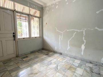 Rumah di Blok K Cinere 2 Lantai Halaman Belakang SHM