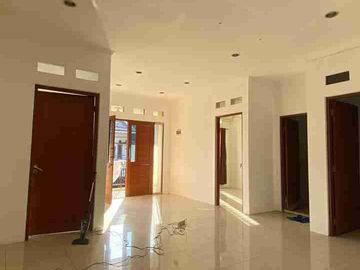 Di jual rumah siap huni di 
Perumahan Pondok Hijau Permai Rawalumbu Bekasi Timur
