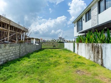DIUAL VILLA DENGAN 2 KAMAR TIDUR DI CEMAGI