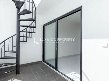 DIJUAL VILLA DENGAN 3 KAMAR TIDUR DI TIBUBENENG