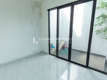 DIJUAL VILLA DENGAN 3 KAMAR TIDUR DI TIBUBENENG