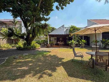 Rumah Klasik Elegan Bernuansa