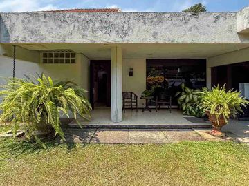 Rumah Klasik Elegan Bernuansa