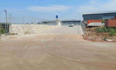 Disewakan,  Lahan luas sudah paving block di dalam kawasan mandiri. Di daerah Bekasi.