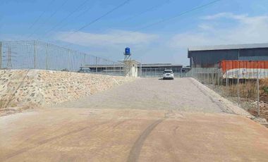 Disewakan,  Lahan luas sudah paving block di dalam kawasan mandiri. Di daerah Bekasi.