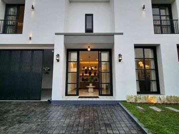 Dijual brand new Classik house fulll furnished siap huni di cipete