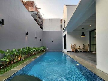 Dijual brand new Classik house fulll furnished siap huni di cipete