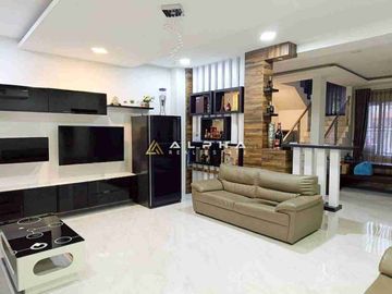 Dijual Cepat Rumah 3 Lantai Full Renov Di Tropicana, Batam Center