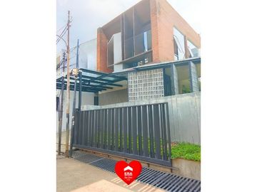 Rumah Bagus di Kebayoran Baru, Jakarta Selatan