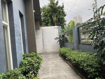 FOR RENT Bungalow House with Overlooking Antipolo in Blue Ridge A, Quezon City - OBRH415