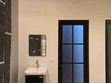 RUMAH HOOK (3 KT) FULL RENOVASI DKT GRAND WISATA, BEKASI