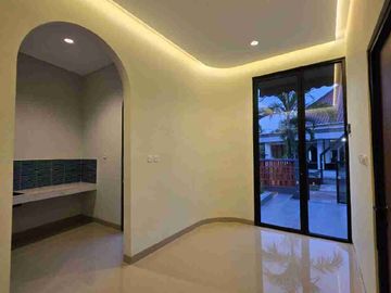 RUMAH HOOK (3 KT) FULL RENOVASI DKT GRAND WISATA, BEKASI