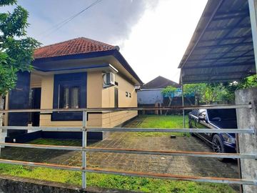 Disewakan Rumah Halaman Luas dalam Perumahan di Kampial, Nusa Dua.