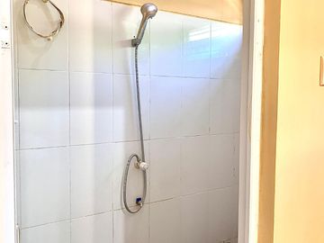 Disewakan Rumah Halaman Luas dalam Perumahan di Kampial, Nusa Dua.