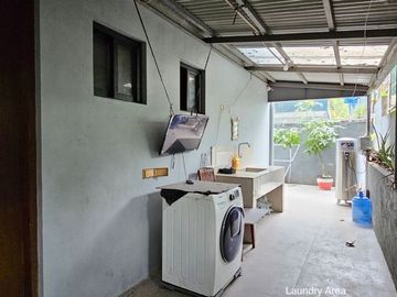 FOR RENT Semi Furnished 3BR Modern Duplex in San Lorenzo Village, Makati City - OBRH548