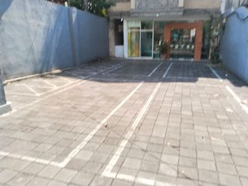 Dijual / Disewakan Tanah Berisi Bangunan Cocok untuk Komersial