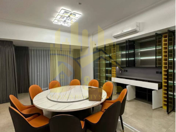FOR RENT: 4 Bedroom 300sqm Semi-Furnished Condo in BGC, Taguig