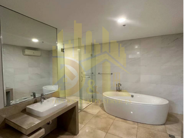 FOR RENT: 4 Bedroom 300sqm Semi-Furnished Condo in BGC, Taguig
