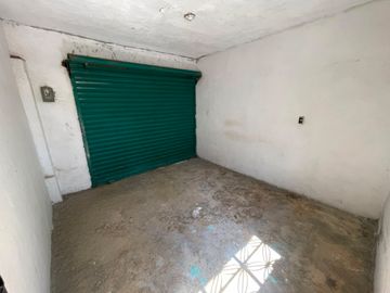 CASA CON LOCAL COMERCIAL Y 2 DEPARTAMENTOS INDEPENDIENTES