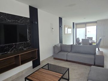 RENTO CASA AMUEBLADA EN LOMBARDIA AL NORTE DE LA CD DE LEÓN GTO.